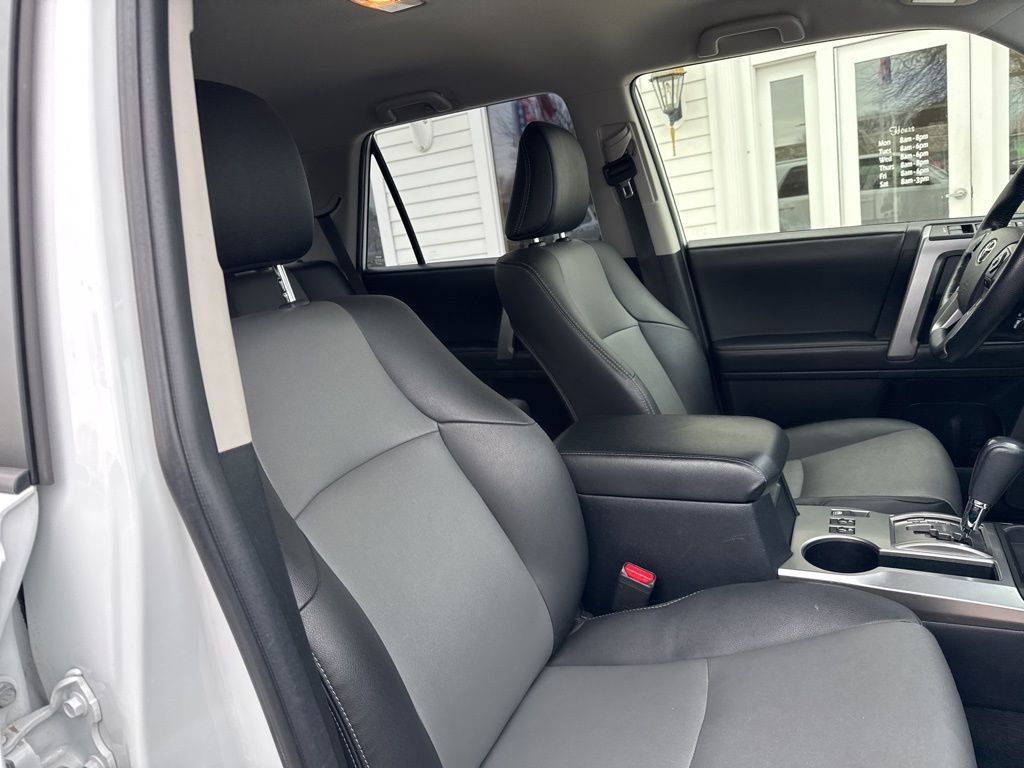 Used 2024 Toyota 4Runner SR5 Premium image 40