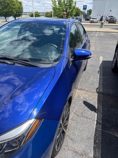 Used 2019 Toyota Corolla SE w/ SE Premium Package FWD image 4