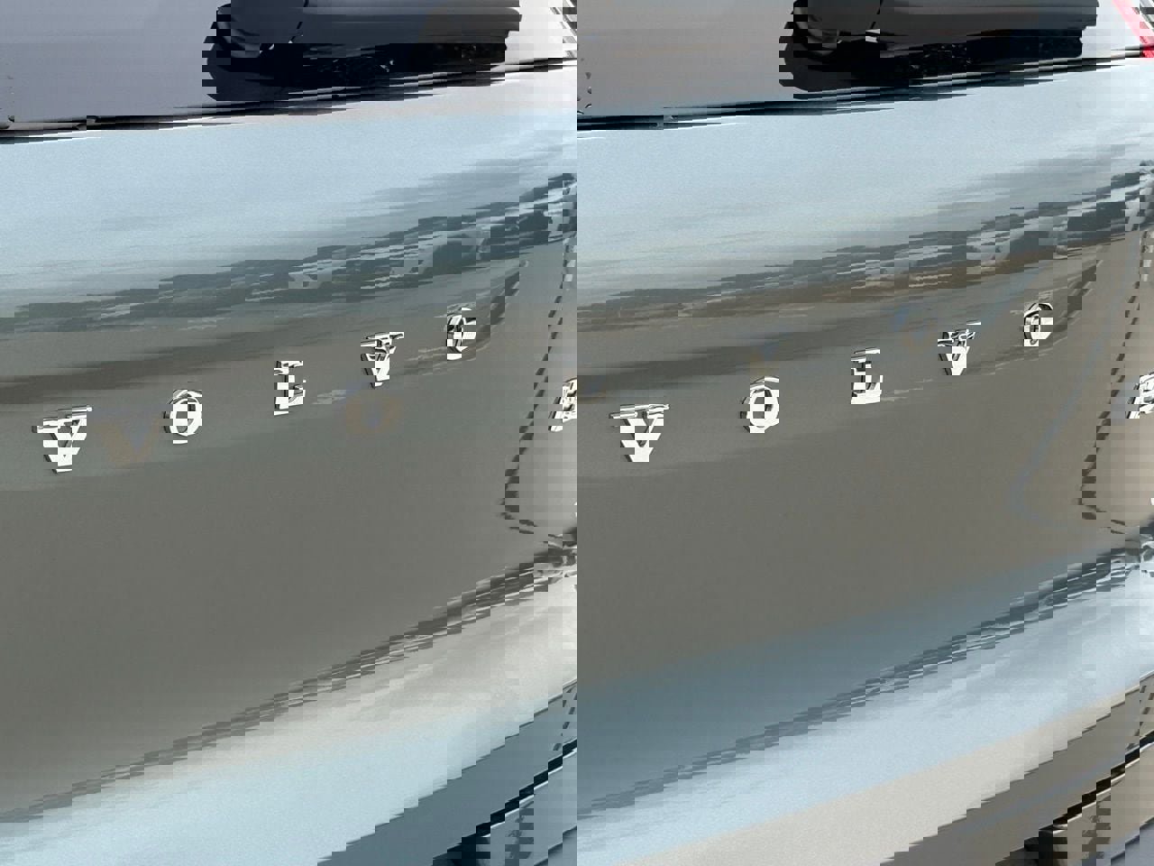 New 2026 Volvo XC40 B5 Plus w/ Protection Package Premier image 7