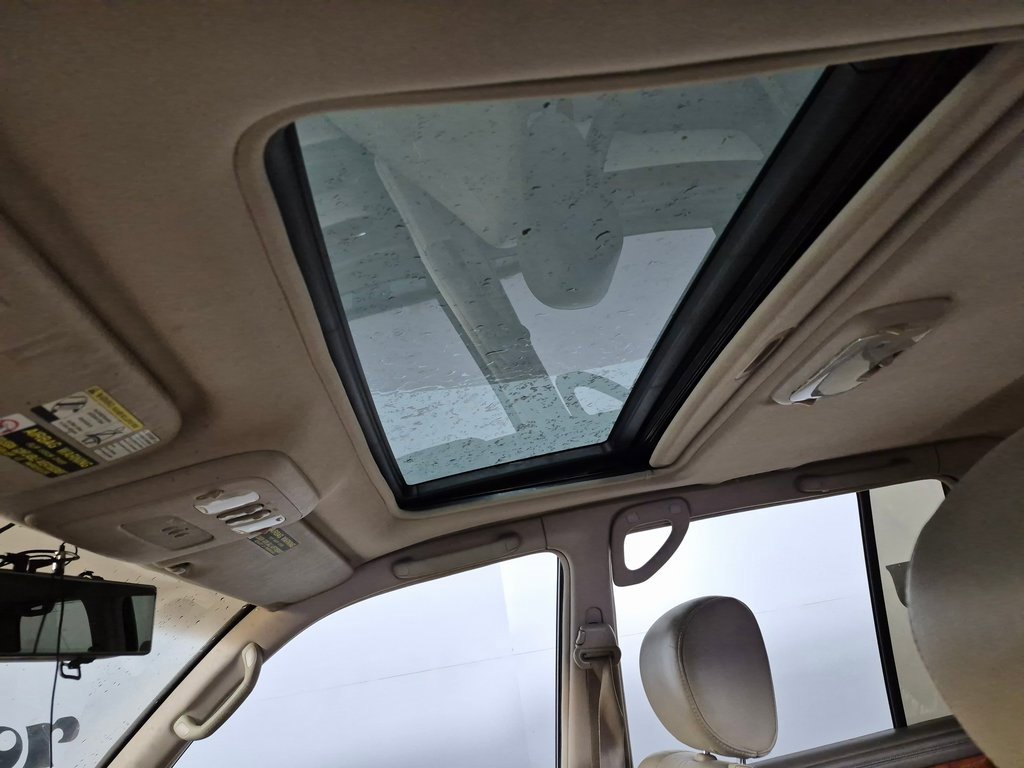 Used 2002 Lexus LX 470 4WD image 28