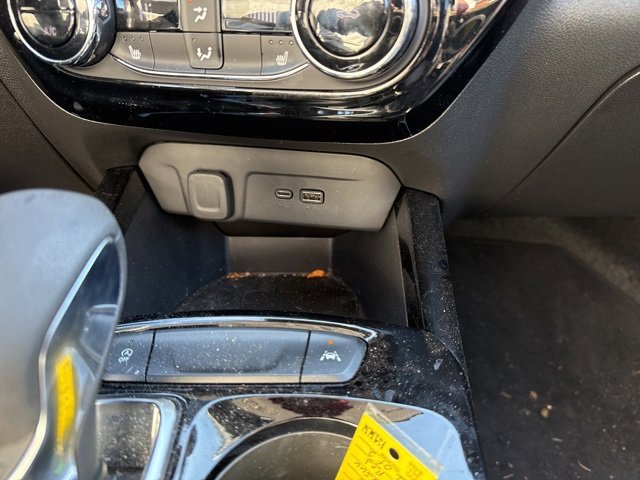 Used 2024 Chevrolet Trax LT w/ LT Convenience Package image 29