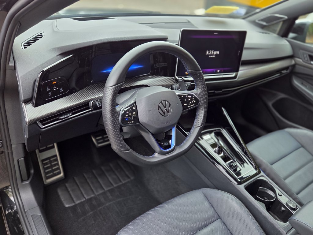 Used 2026 Volkswagen Golf R AWD/4WD image 13