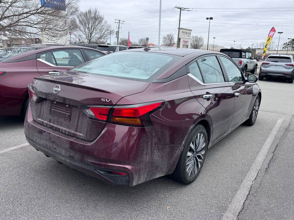 Used 2024 Nissan Altima 2.5 SV image 4