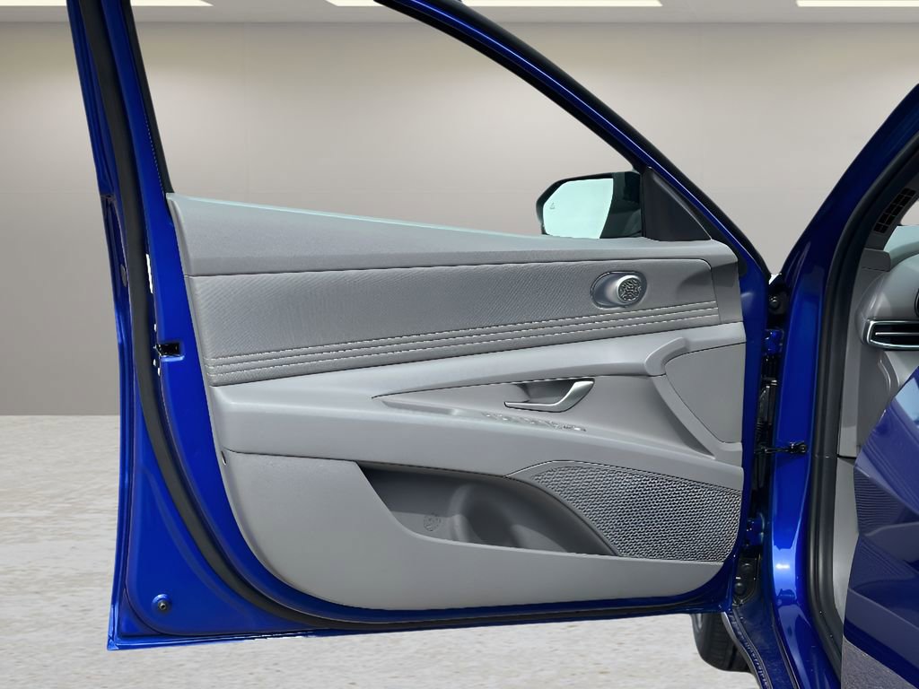 New 2025 Hyundai Elantra Sport image 18