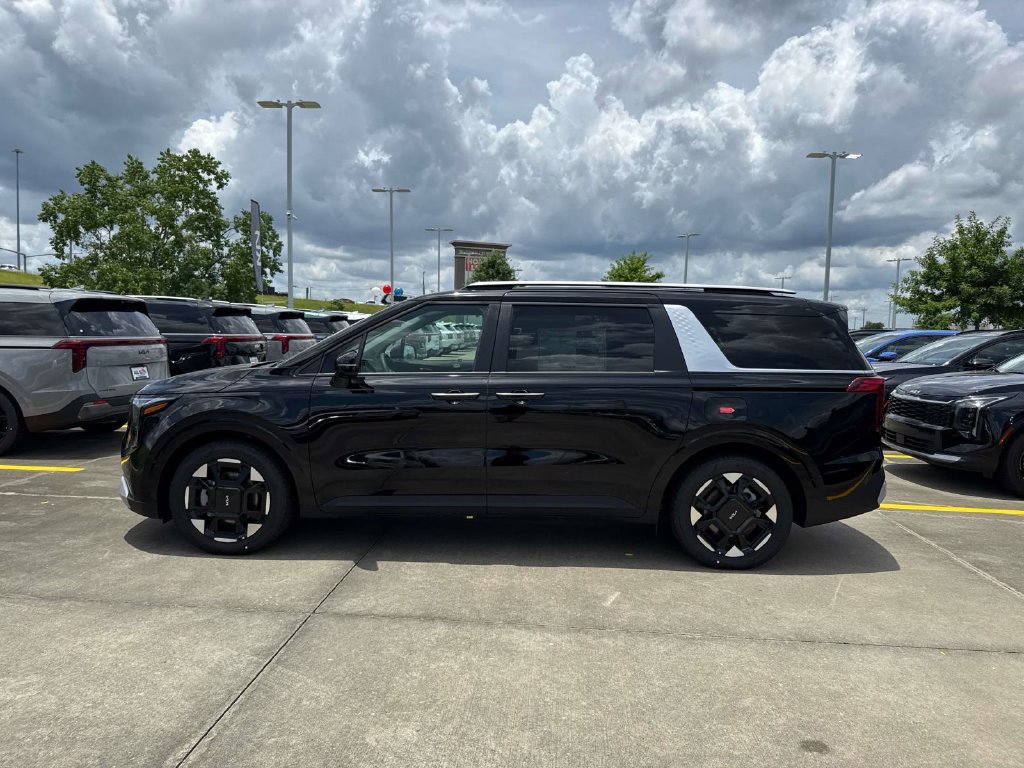 New 2026 Kia Carnival EX FWD image 5
