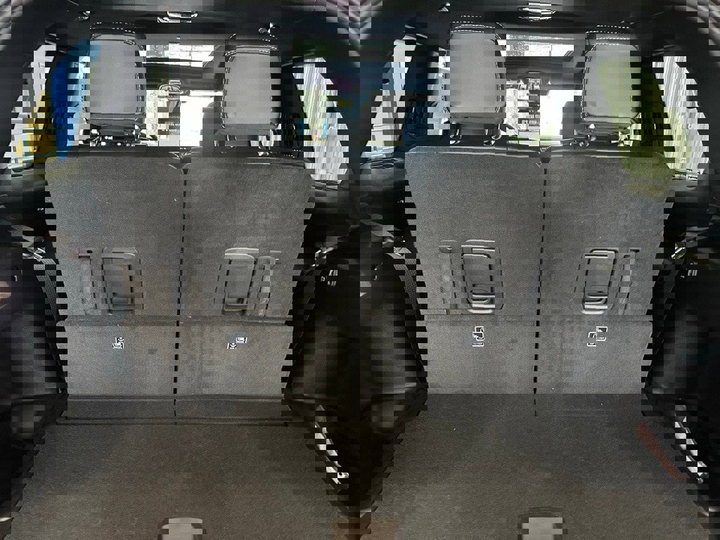 New 2025 Jeep Grand Cherokee L Limited w/ Luxury Tech Group II image 15