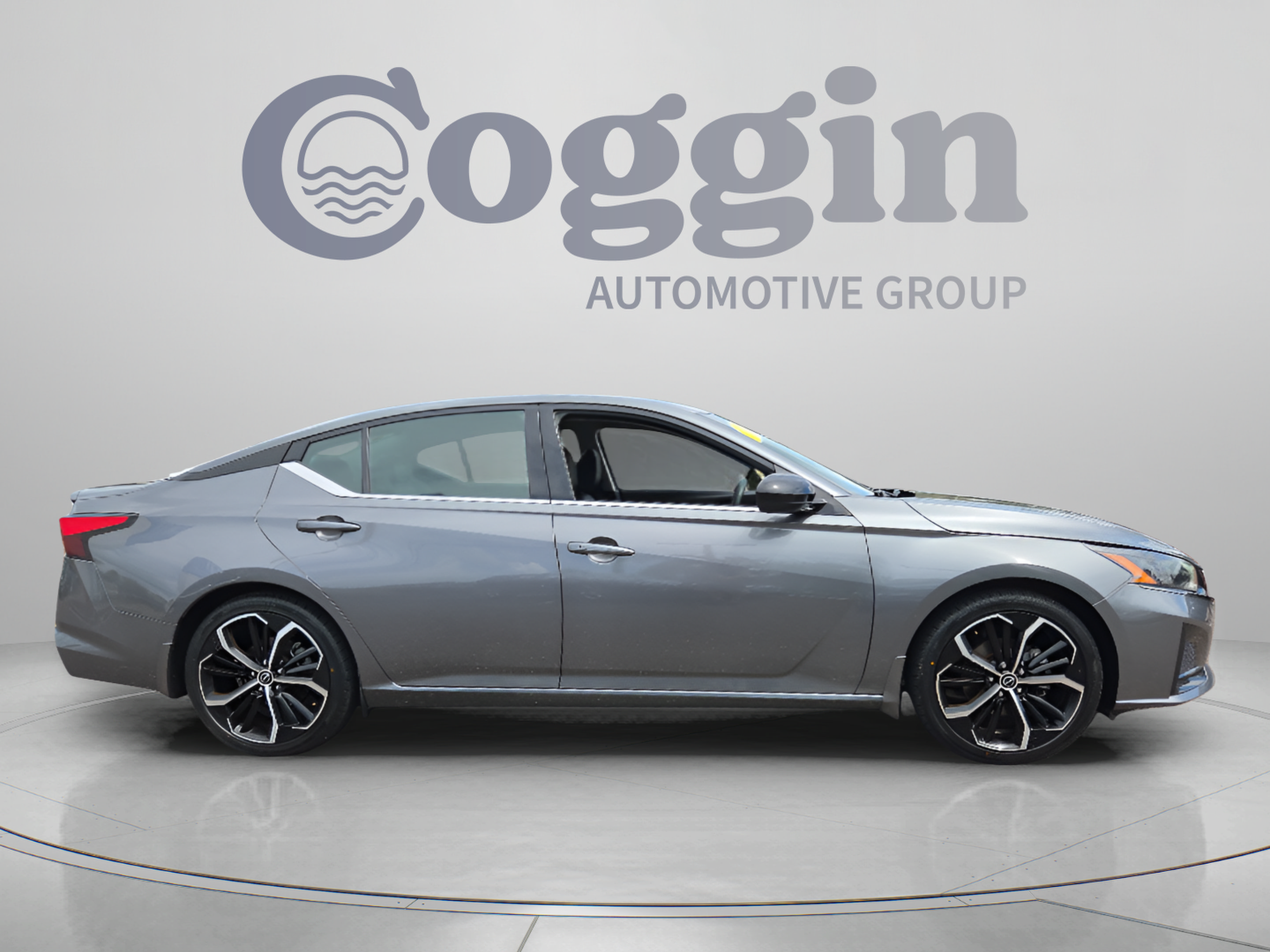 Used 2023 Nissan Altima 2.5 SR FWD image 6