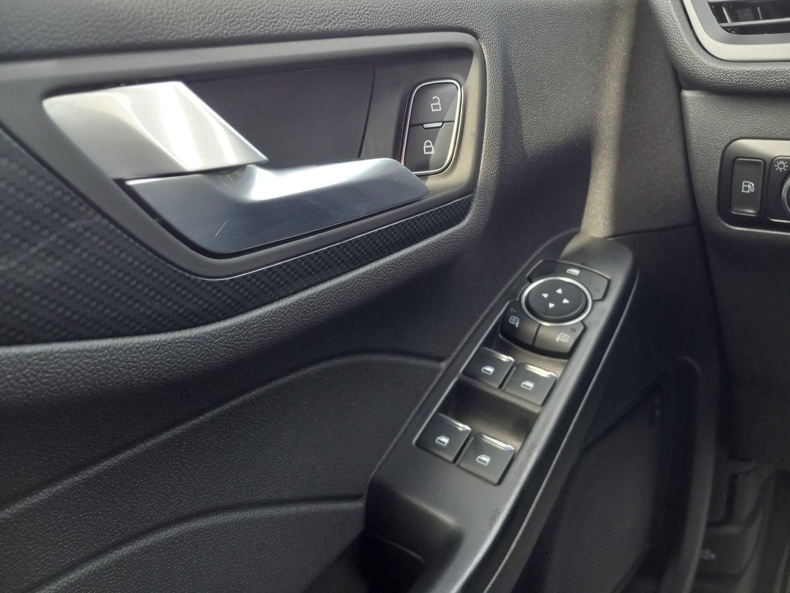 Used 2025 Ford Escape ST-Line w/ Equipment Group 301A FWD image 24