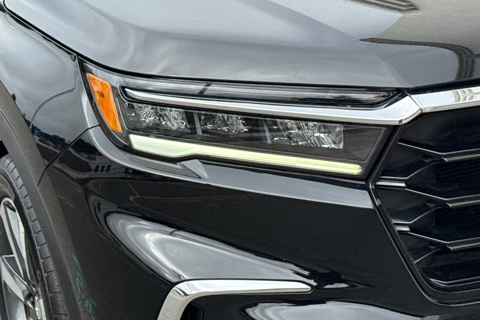 Certified 2024 Honda Pilot Touring image 11