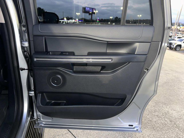 Used 2024 Ford Expedition Max XLT image 16