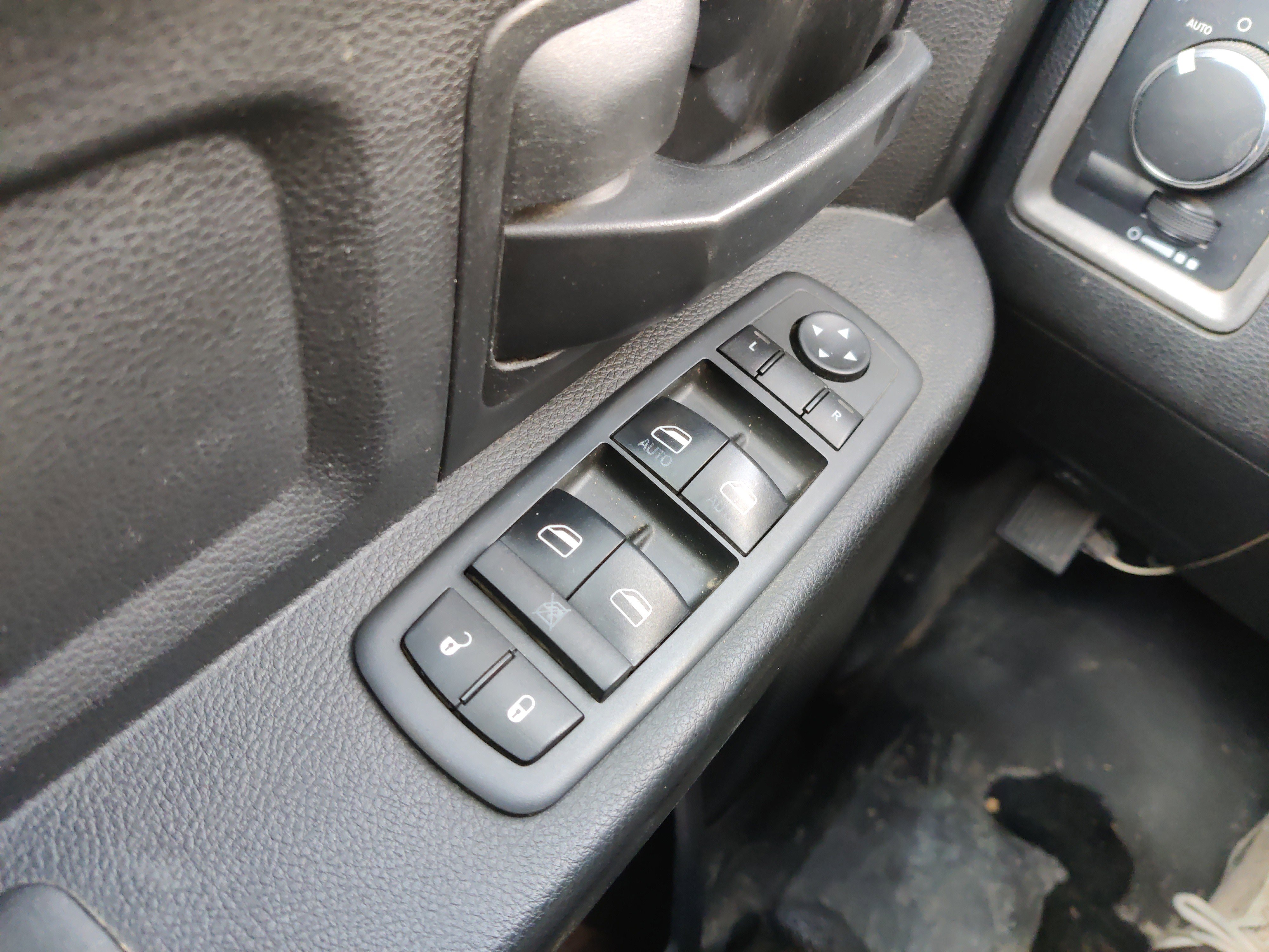 Used 2018 RAM 3500 Tradesman image 24