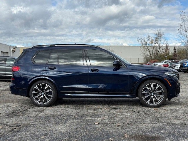 Used 2022 BMW X7 M50i image 4