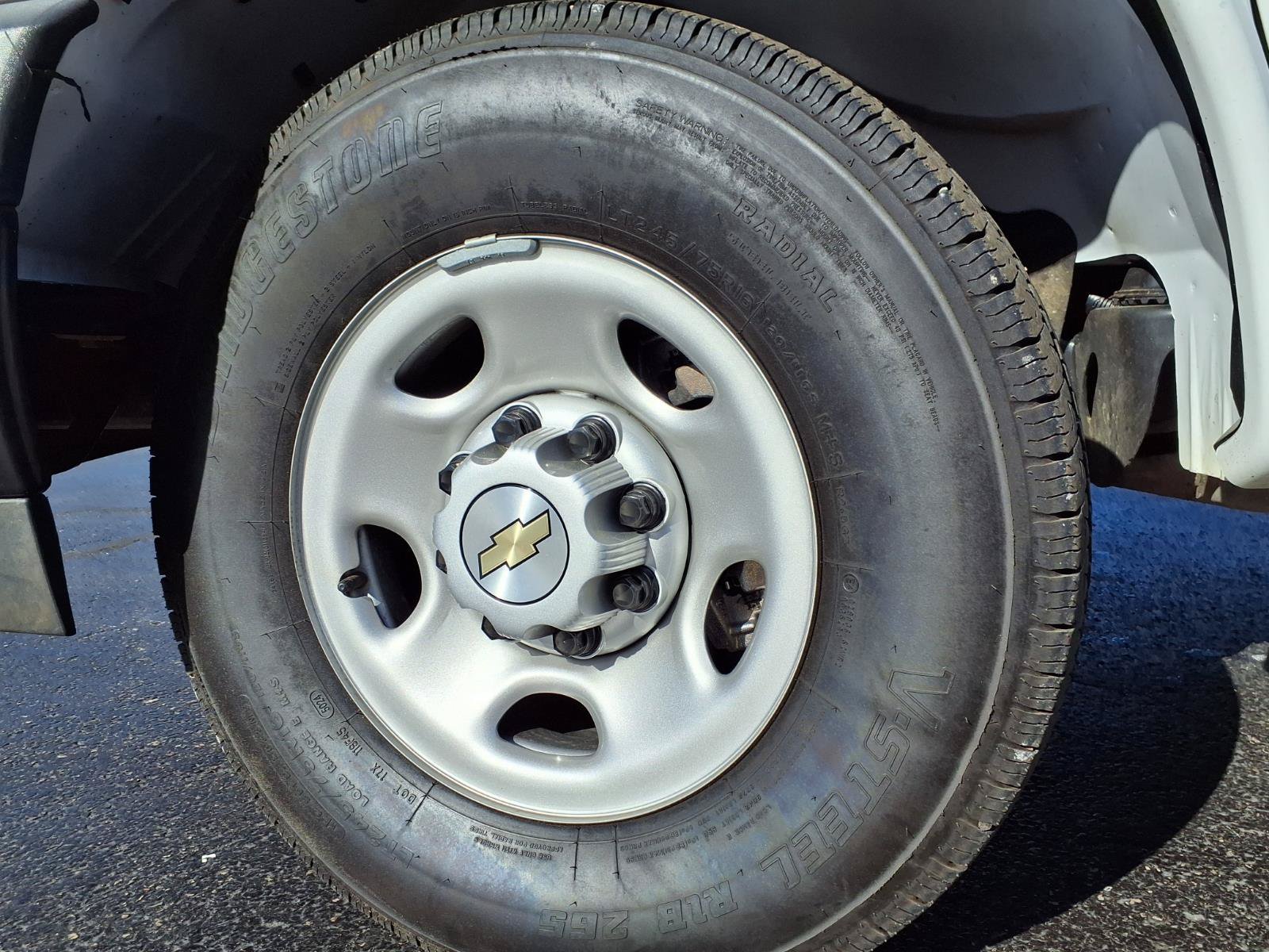 Used 2025 Chevrolet Express 3500 LS RWD image 32