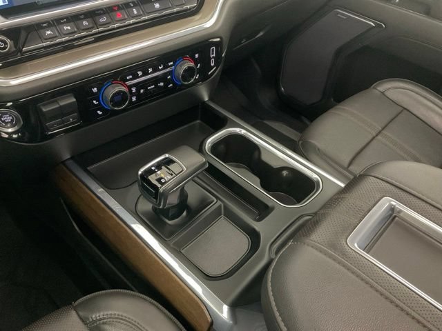 Used 2022 Chevrolet Silverado 1500 High Country w/ High Country Premium Package AWD/4WD image 16