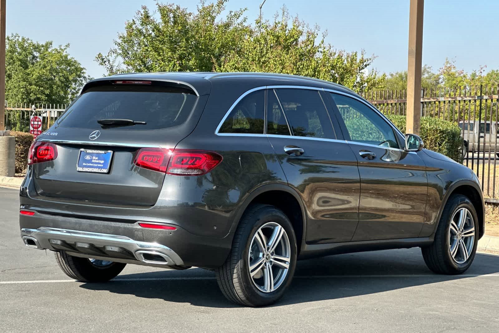 Used 2022 Mercedes-Benz GLC 300 image 2