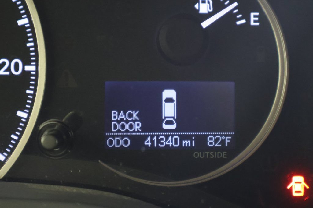 Used 2016 Lexus CT 200h w/ Navigation Package FWD image 17