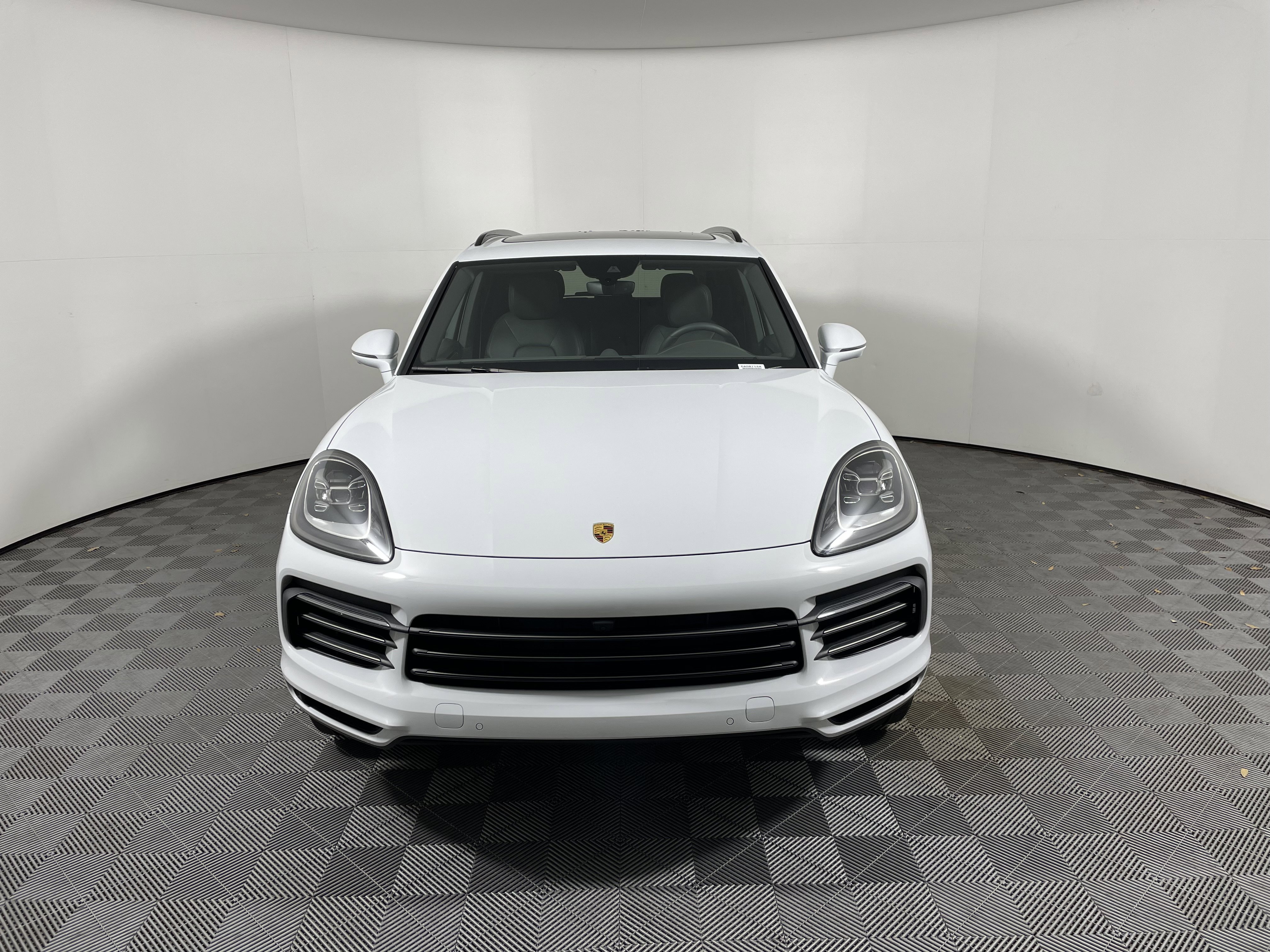 Certified 2023 Porsche Cayenne Platinum Edition image 10