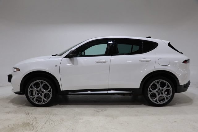 Used 2024 Alfa Romeo Tonale Ti AWD/4WD image 4