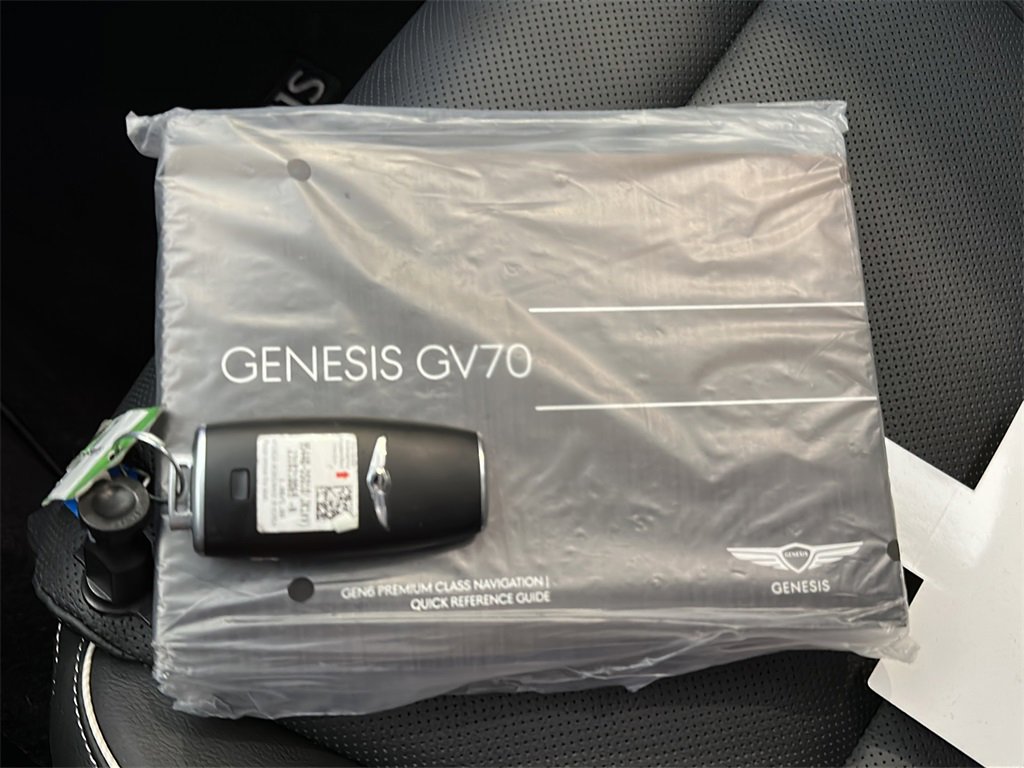 Certified 2025 Genesis Electrified GV70 Advanced image 30