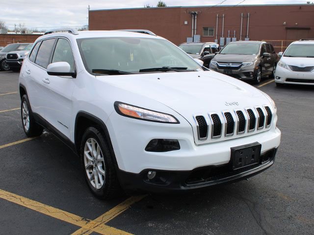 Used 2016 Jeep Cherokee Latitude w/ Cold Weather Group image 4