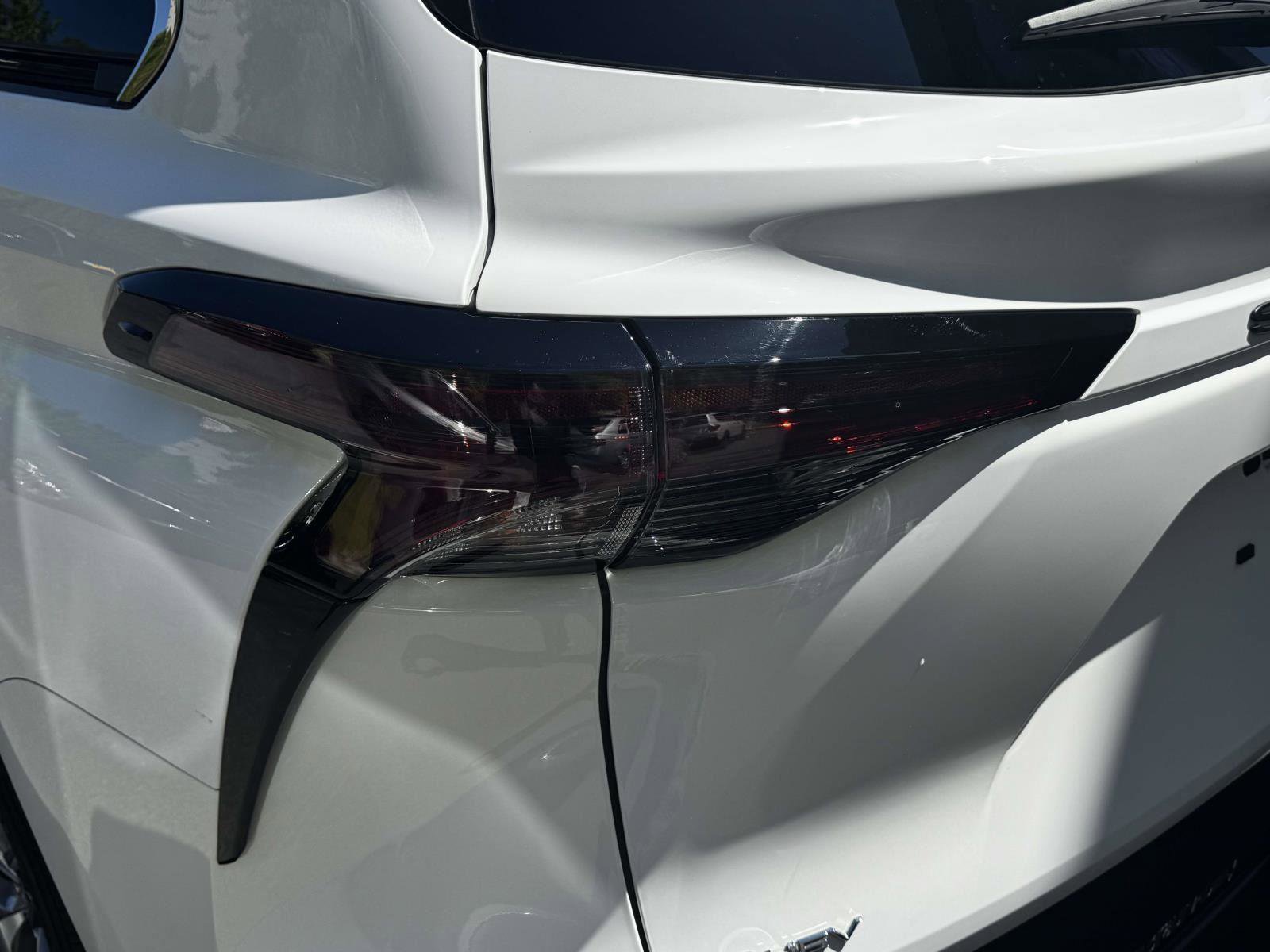 Used 2025 Toyota Sienna LE FWD image 11