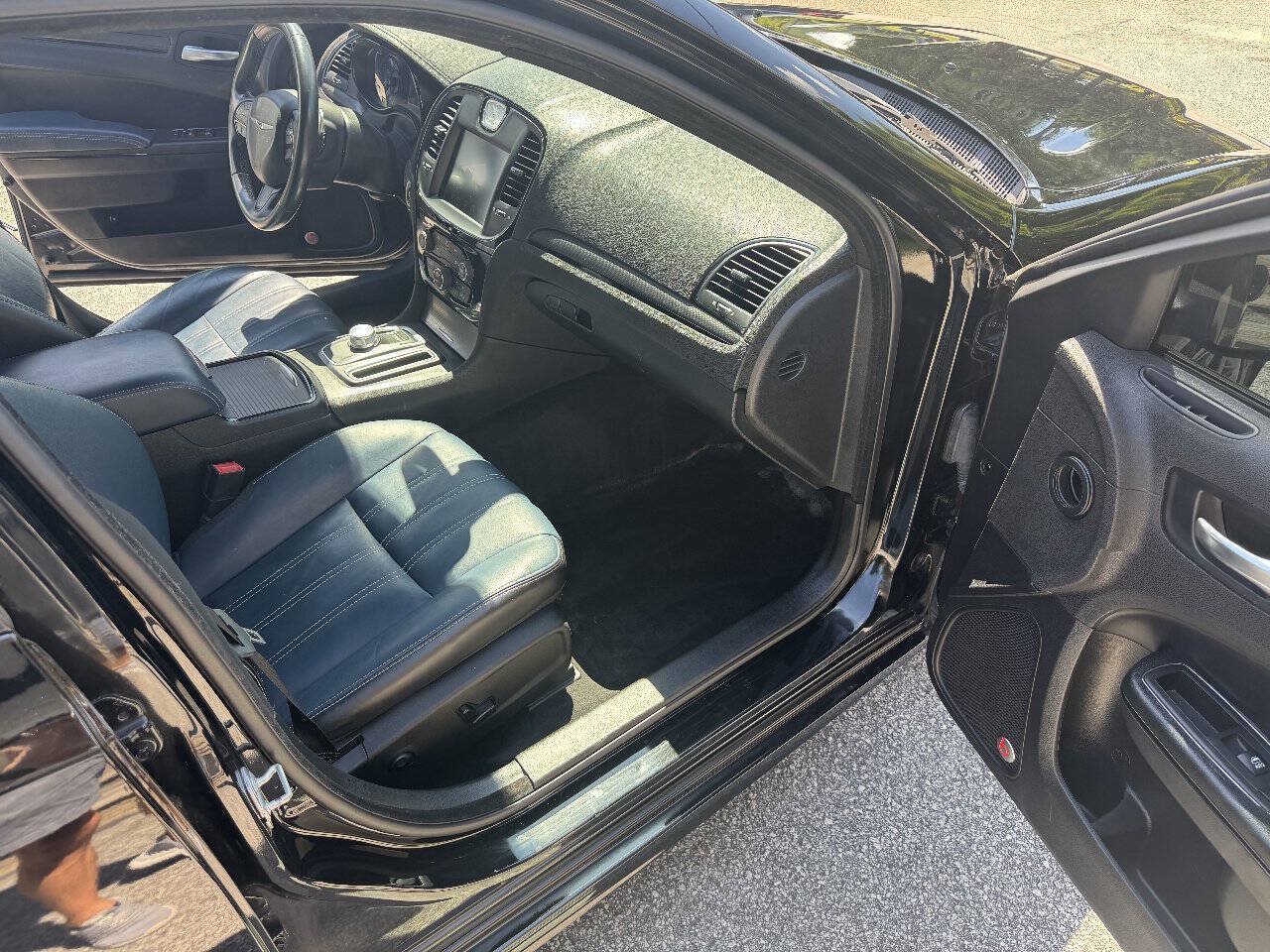 Used 2016 Chrysler 300 S w/ 300S Premium Group RWD image 15