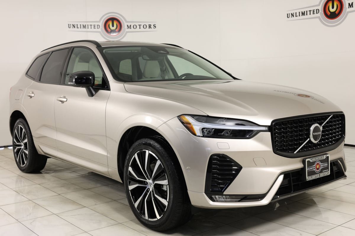 Used 2025 Volvo XC60 B5 Plus w/ Protection Package Premier AWD/4WD image 34