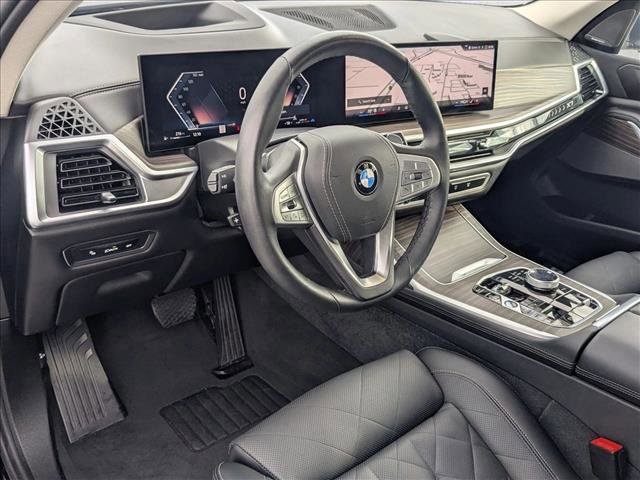 Used 2025 BMW X7 xDrive40i w/ Premium Package image 10