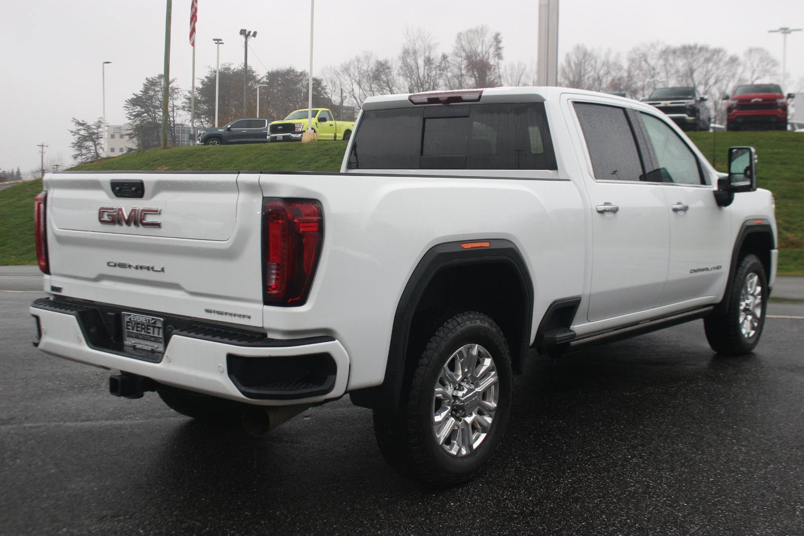 Used 2023 GMC Sierra 3500 Denali image 6