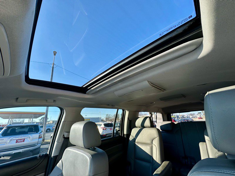 Used 2018 Chevrolet Suburban LT w/ LT Signature Package image 37