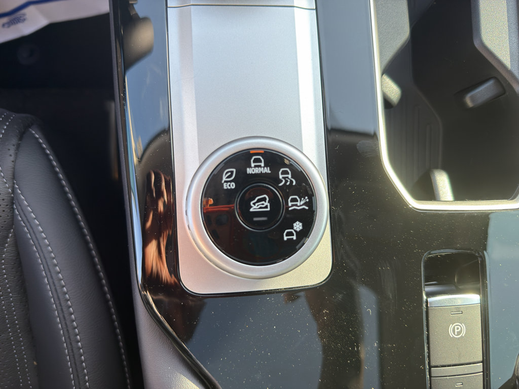 New 2026 Mitsubishi Outlander SEL FWD image 19