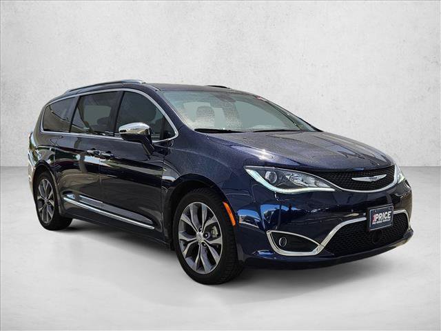 Used 2019 Chrysler Pacifica Limited w/ Tire & Wheel Group FWD image 3