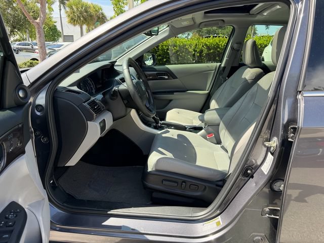 Used 2017 Honda Accord EX-L image 8