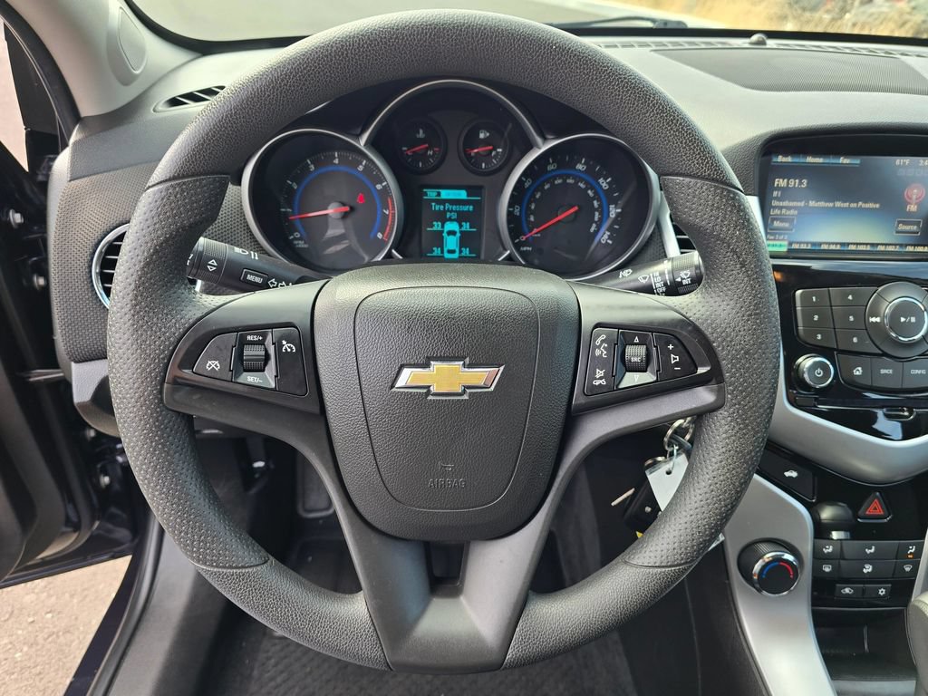 Used 2016 Chevrolet Cruze LT w/ Technology Package FWD image 19