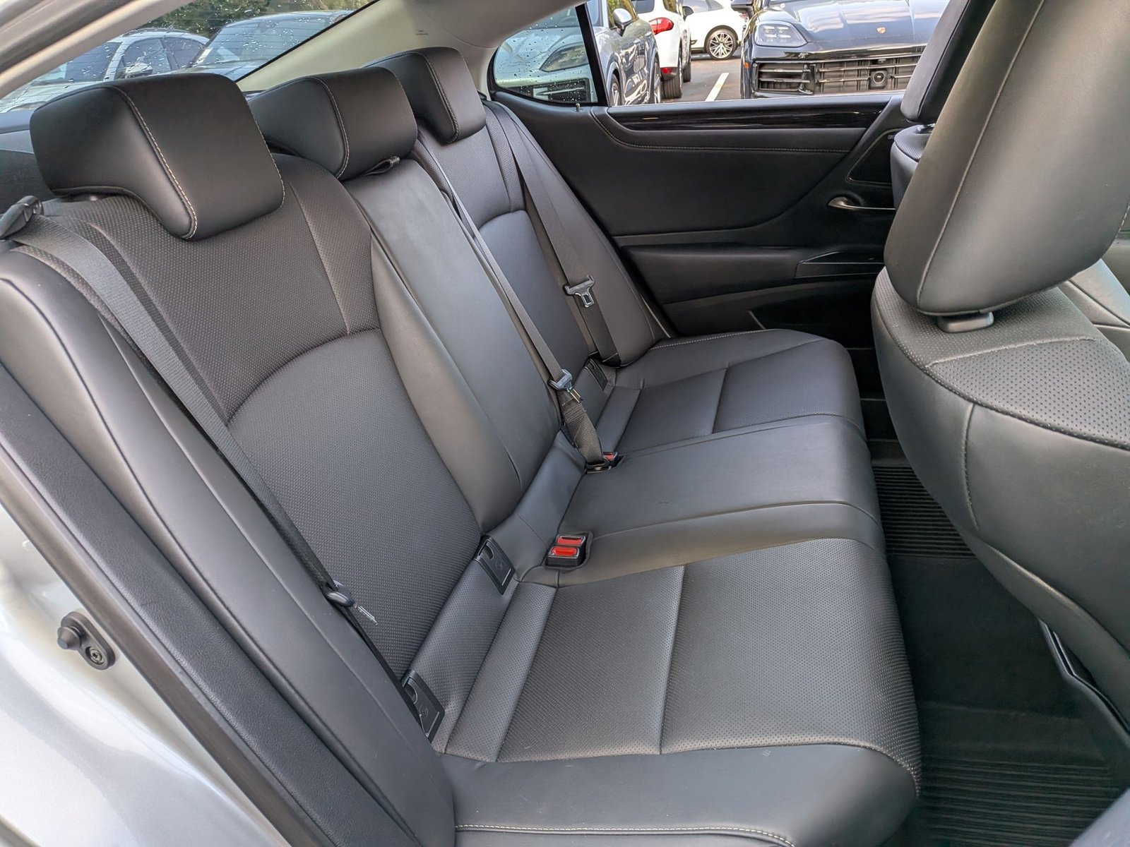 Used 2021 Lexus ES 300h w/ Premium Package image 17