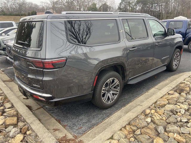 Used 2024 Jeep Wagoneer L Series II image 2