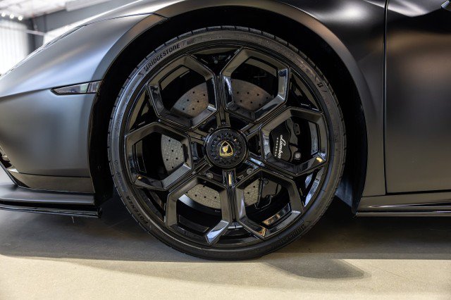 Used 2023 Lamborghini Huracan Tecnica RWD image 21