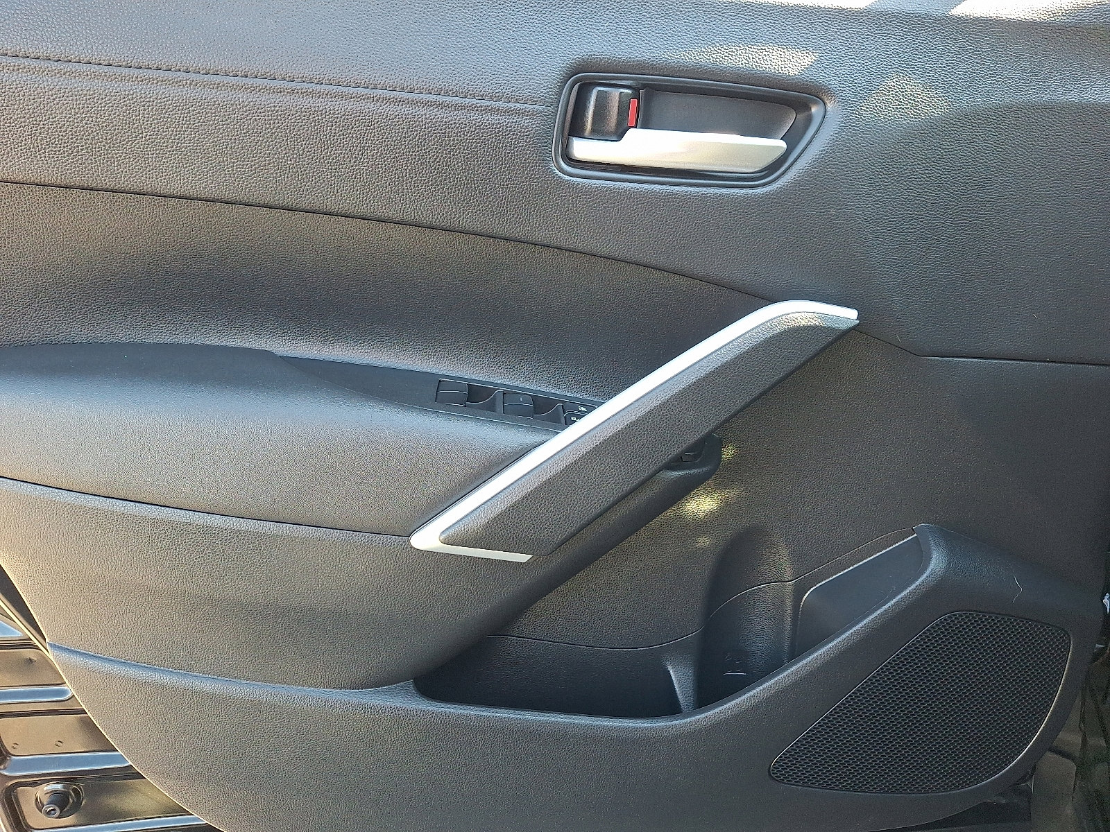 Certified 2022 Toyota Corolla Cross XLE image 13