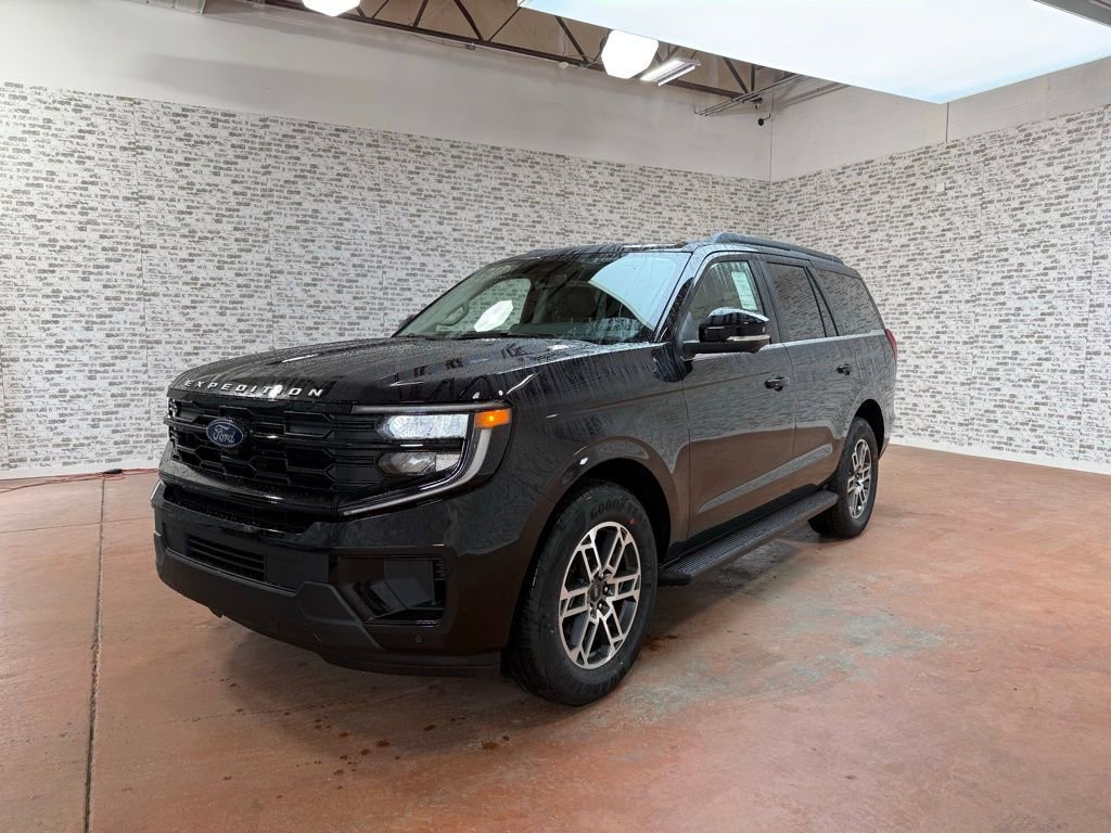New 2026 Ford Expedition Active RWD image 3