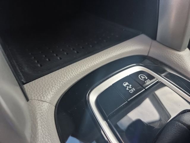 Used 2024 Toyota Corolla Cross L image 25