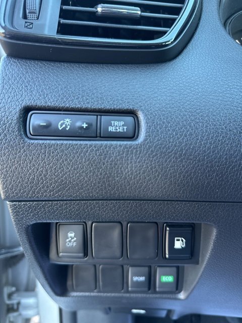 Used 2018 Nissan Rogue S image 15