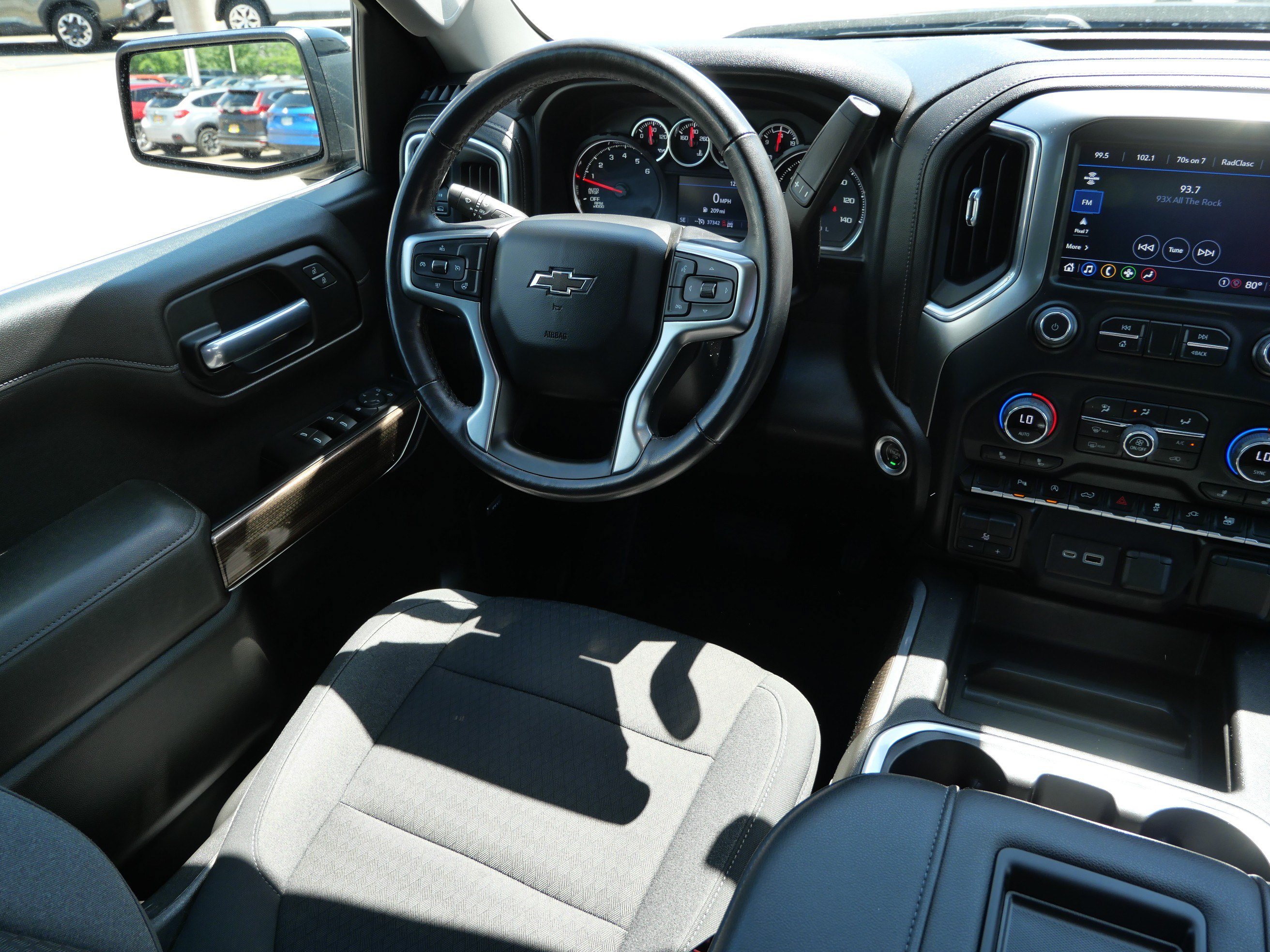 Used 2022 Chevrolet Silverado 1500 RST w/ Redline Edition AWD/4WD image 9