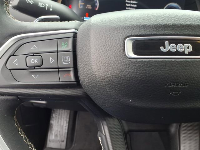 Certified 2023 Jeep Grand Cherokee Laredo AWD/4WD image 28
