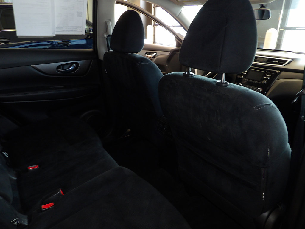 Used 2016 Nissan Rogue S FWD image 16