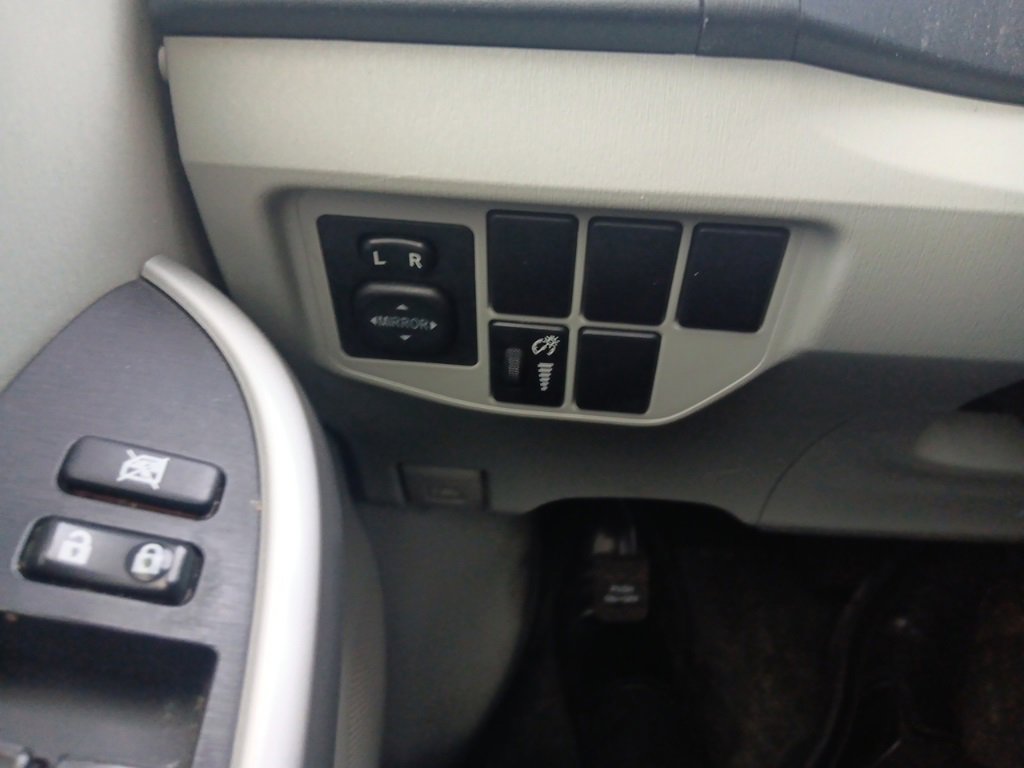 Used 2014 Toyota Prius Two image 23