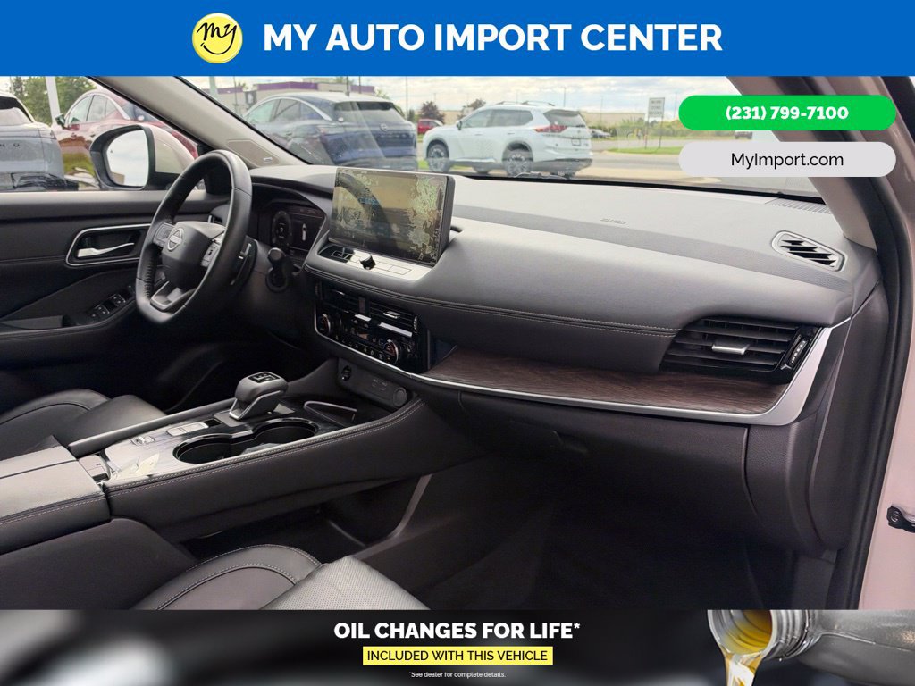 Used 2025 Nissan Rogue Platinum w/ Platinum Premium Package FWD image 31