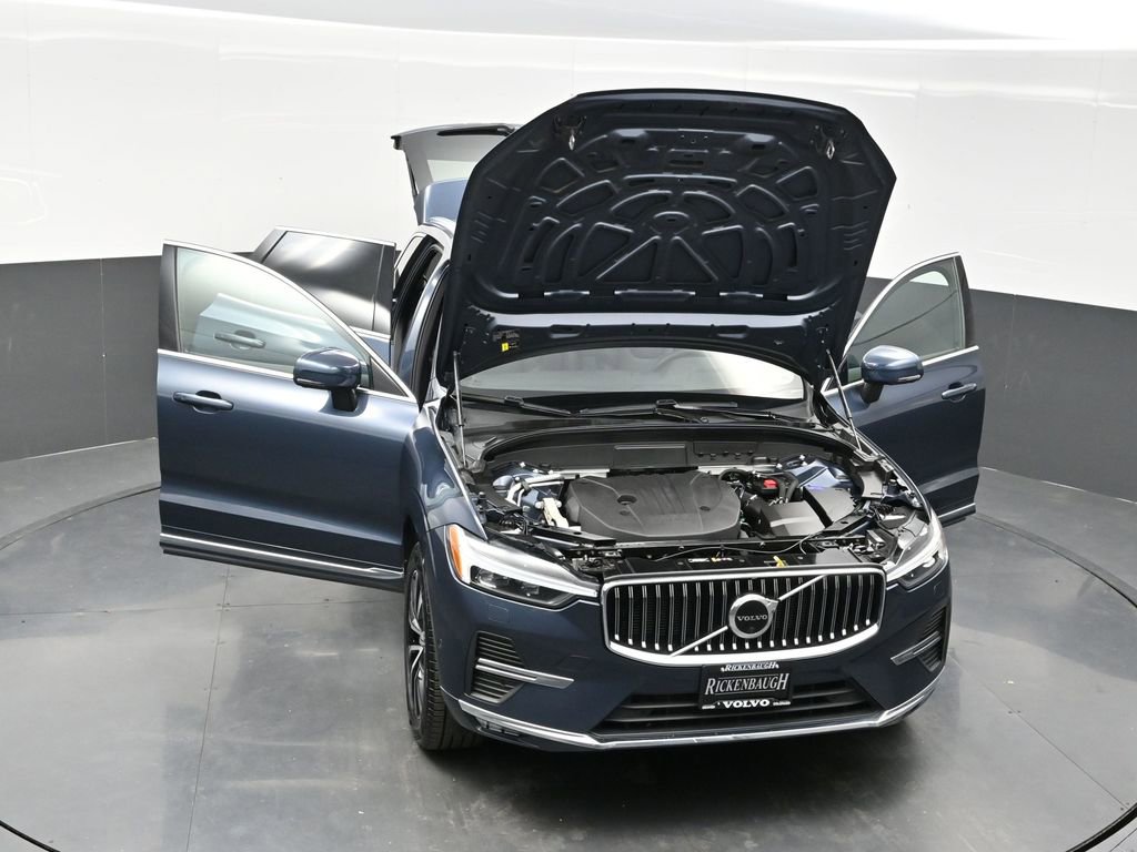 Used 2023 Volvo XC60 B5 Plus image 37