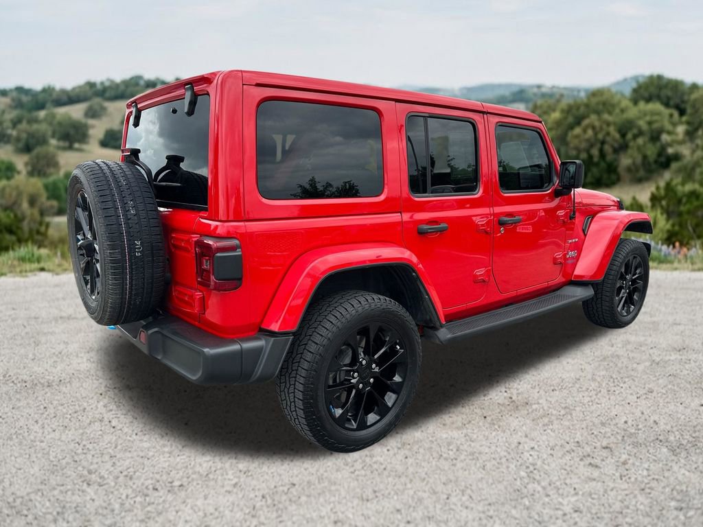 Used 2022 Jeep Wrangler Unlimited Sahara w/ Cold Weather Group AWD/4WD image 9