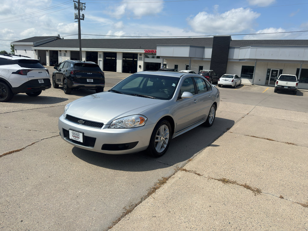 Used 2012 Chevrolet Impala LTZ FWD image 2