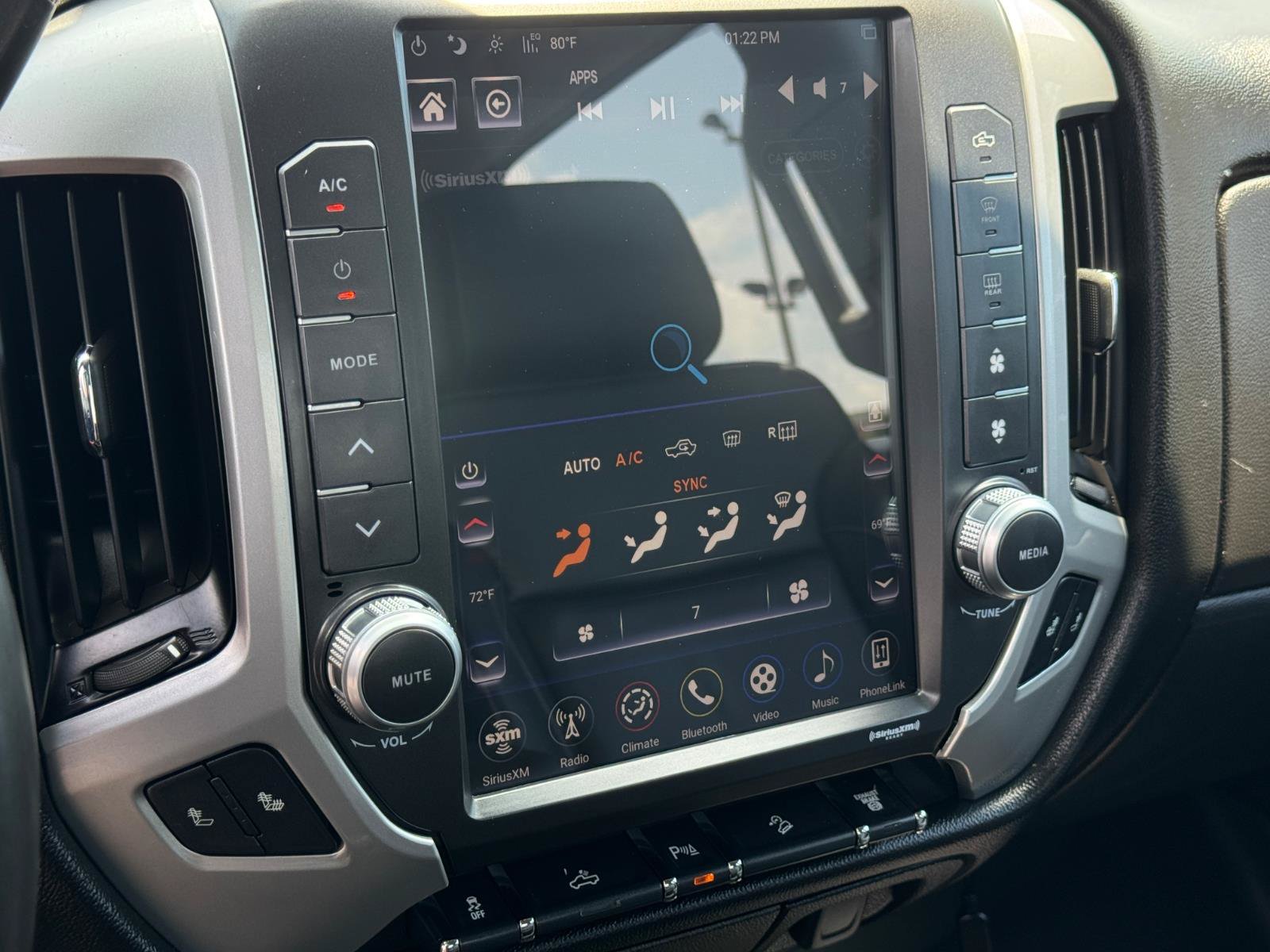 Used 2016 Chevrolet Silverado 2500 LT w/ Midnight Edition AWD/4WD image 16